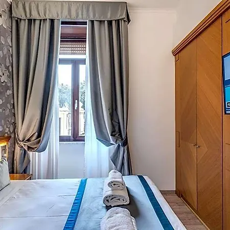 Dei Papi Πανσιόν 4*