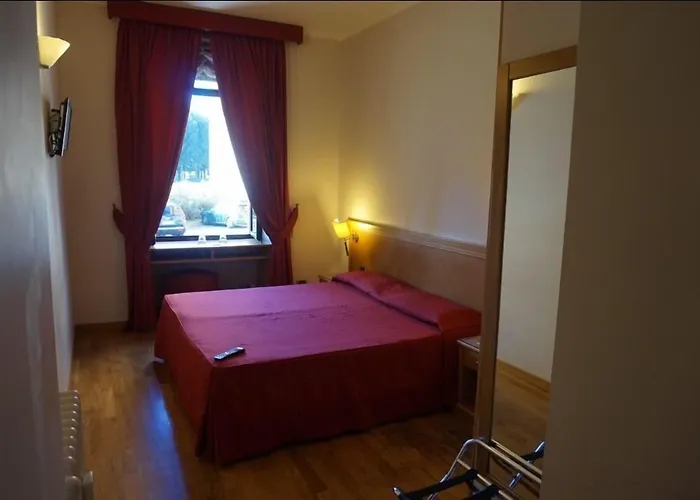 Dei Papi בית הארחה 4*